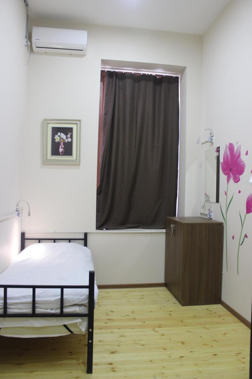 Global Hostel - Marjanishvili Tbilisi Bagian luar foto