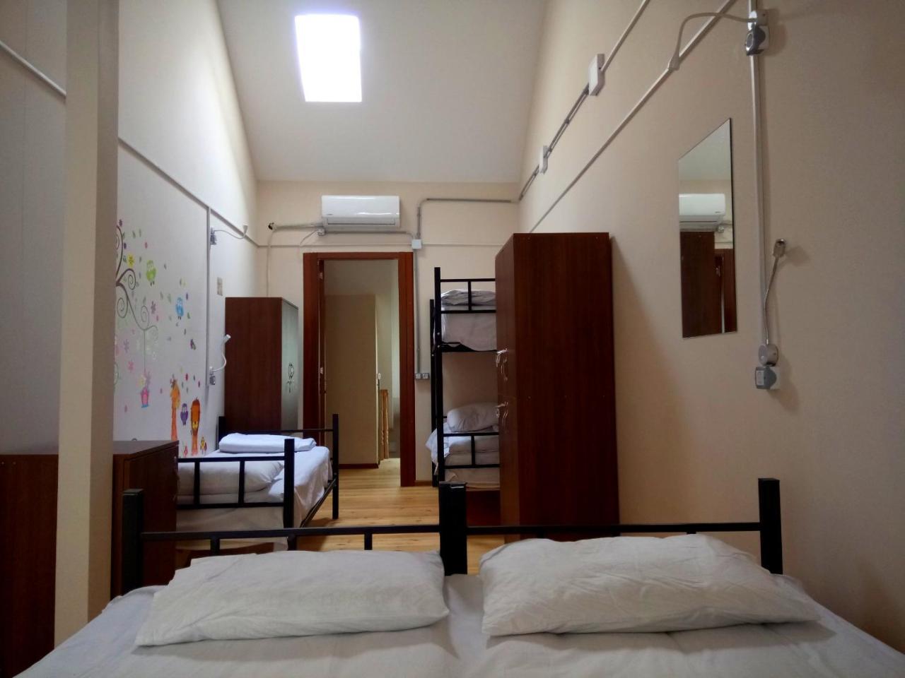 Global Hostel - Marjanishvili Tbilisi Bagian luar foto